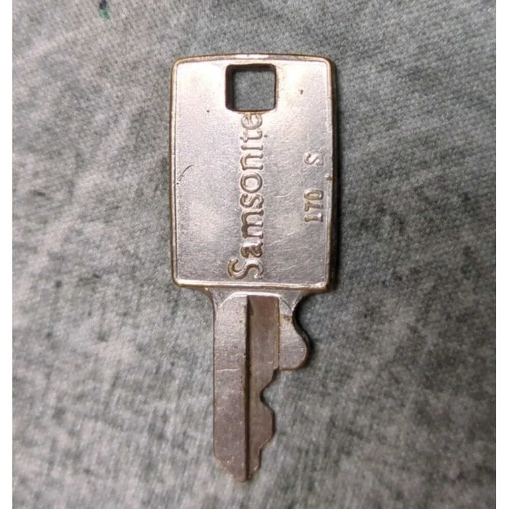 Key Samsonite Luggage Breifcase Travelcase Hatcase‎ Stamped 170 S Vintage One